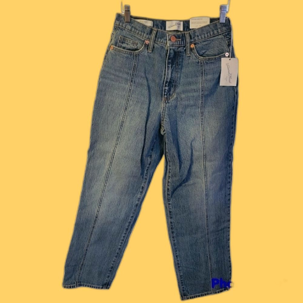 NEW w/ Tags! Universal Thread Retro Vintage Straight Leg Denim Mom Jeans- Size 2